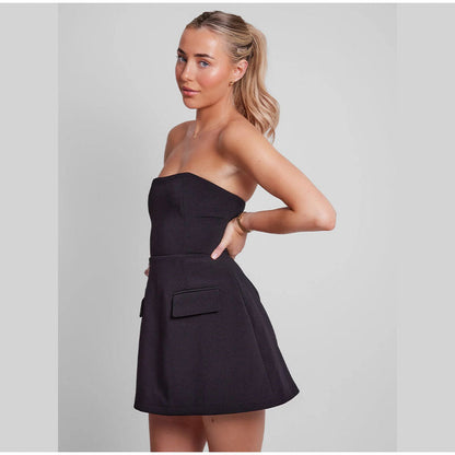 Vestido curto e elegante Karla™