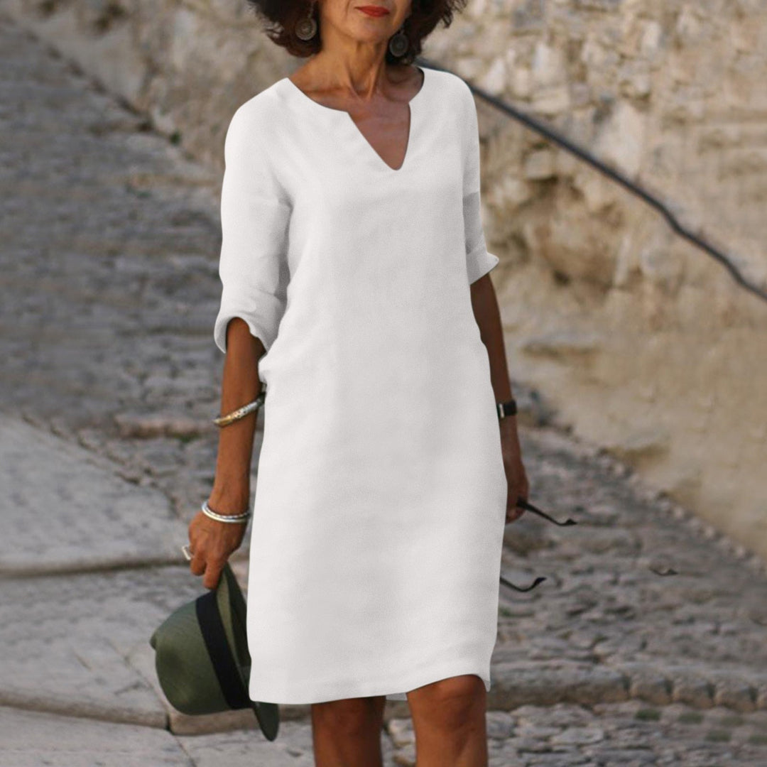 Silvia™  Vestido atemporal com decote em V