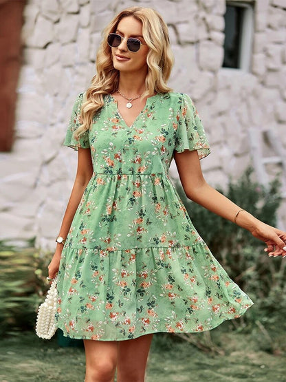 Noa™ Vestido floral de manga curta com decote em V