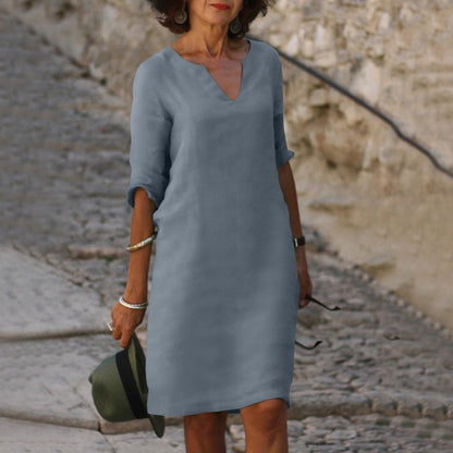Silvia™  Vestido atemporal com decote em V