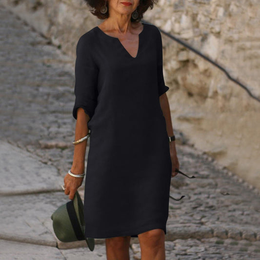 Silvia™  Vestido atemporal com decote em V