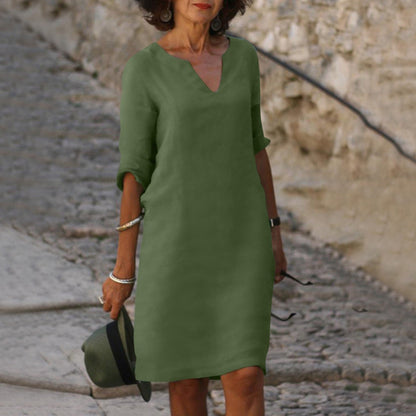 Silvia™  Vestido atemporal com decote em V