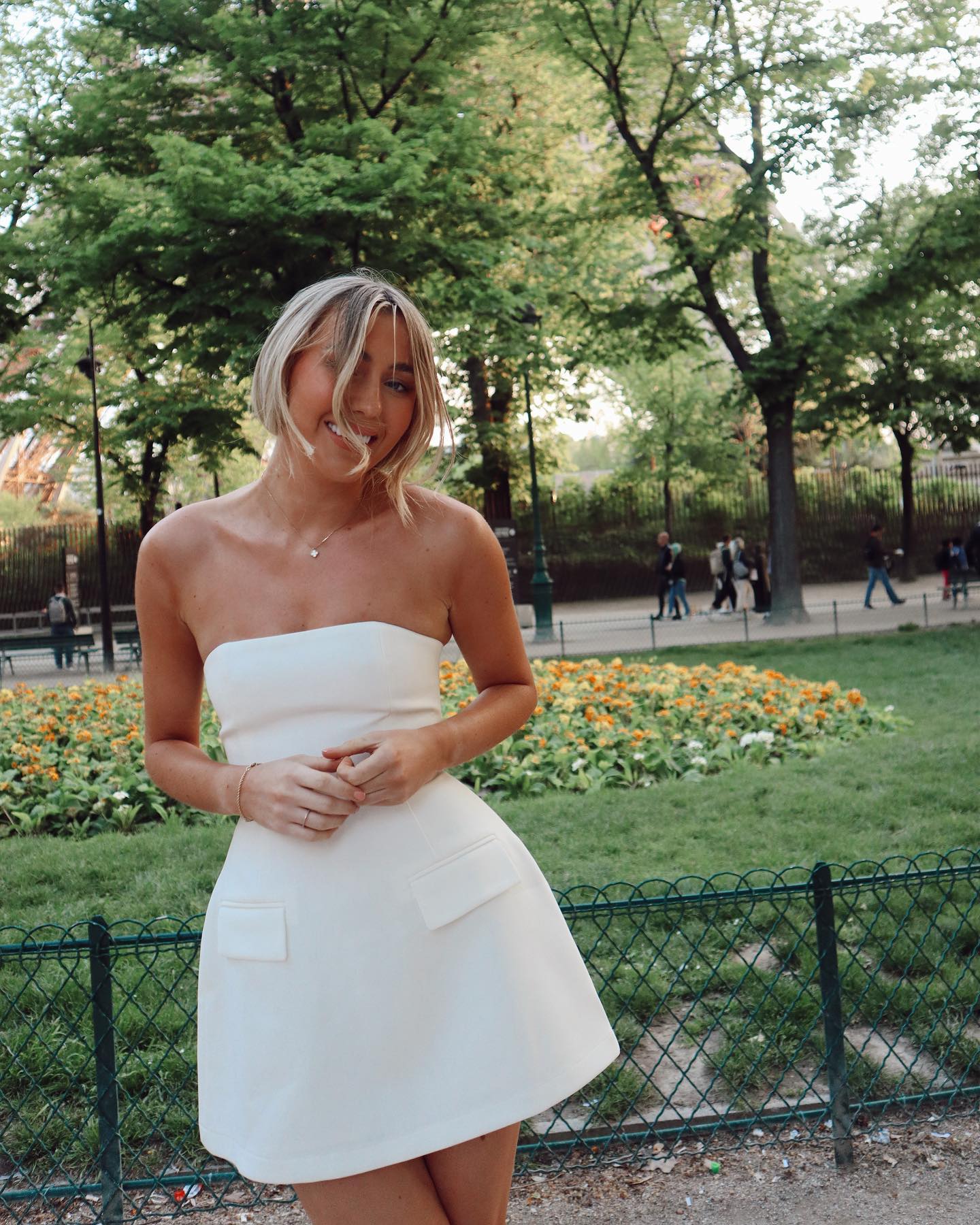 Vestido curto e elegante Karla™
