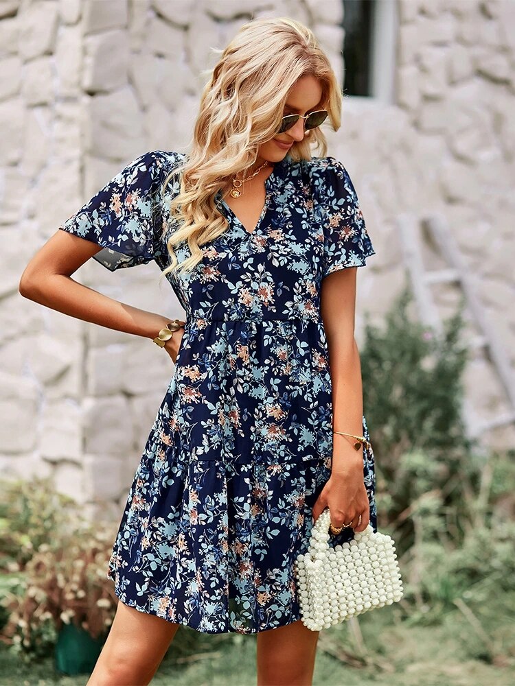 Noa™ Vestido floral de manga curta com decote em V